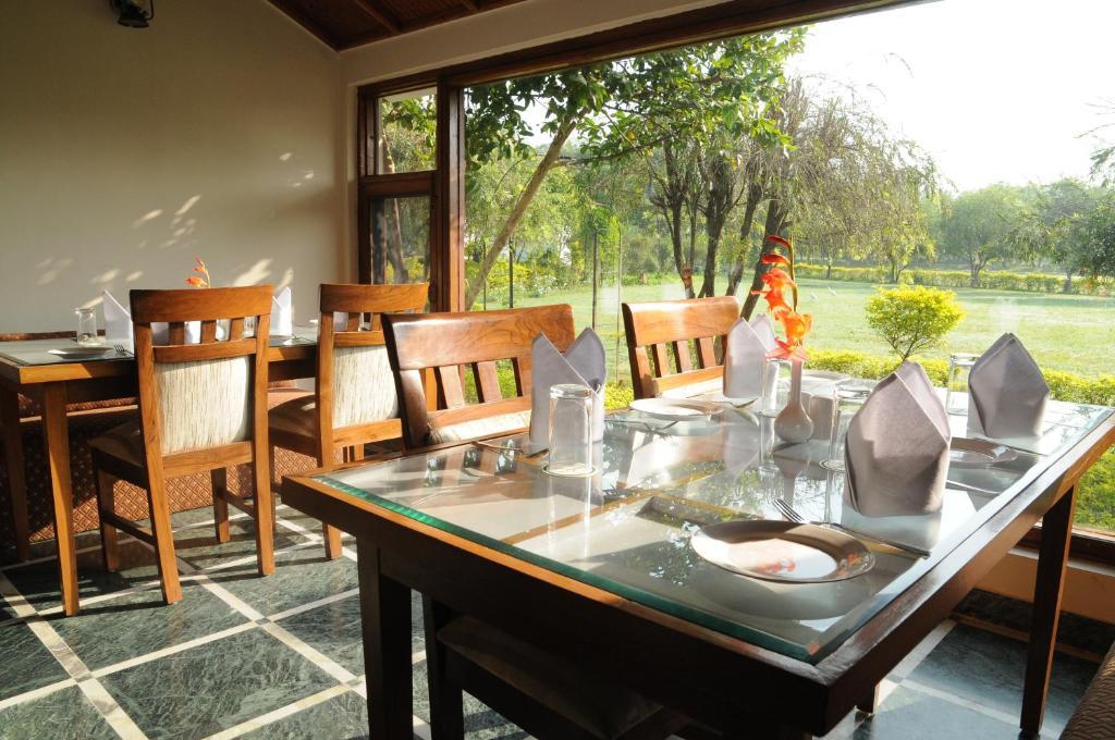 Naturoville Ayurvedic And Yoga Retreat Hotel Rishīkesh Buitenkant foto