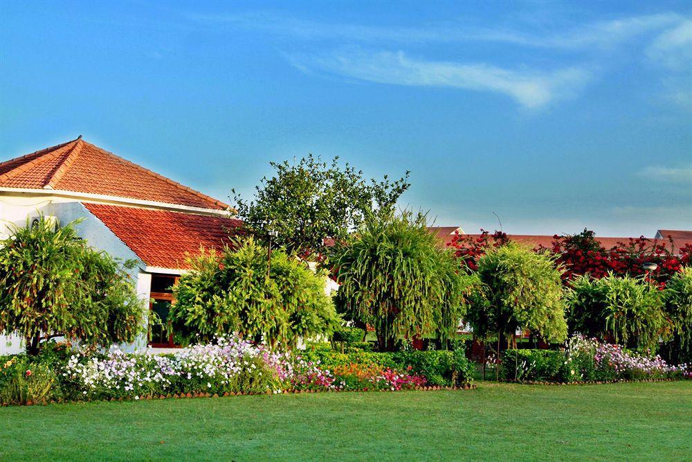 Naturoville Ayurvedic And Yoga Retreat Hotel Rishīkesh Buitenkant foto