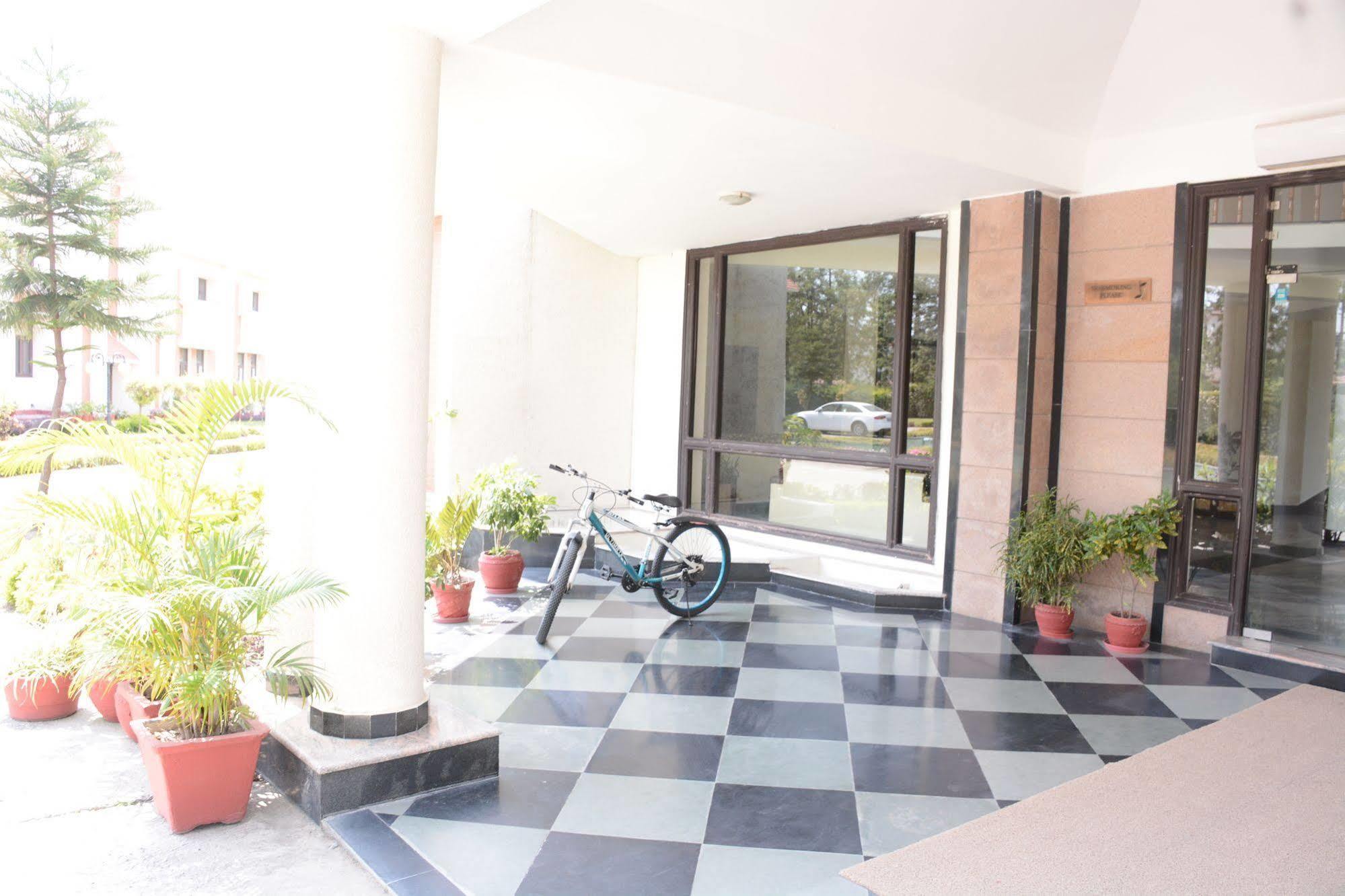 Naturoville Ayurvedic And Yoga Retreat Hotel Rishīkesh Buitenkant foto