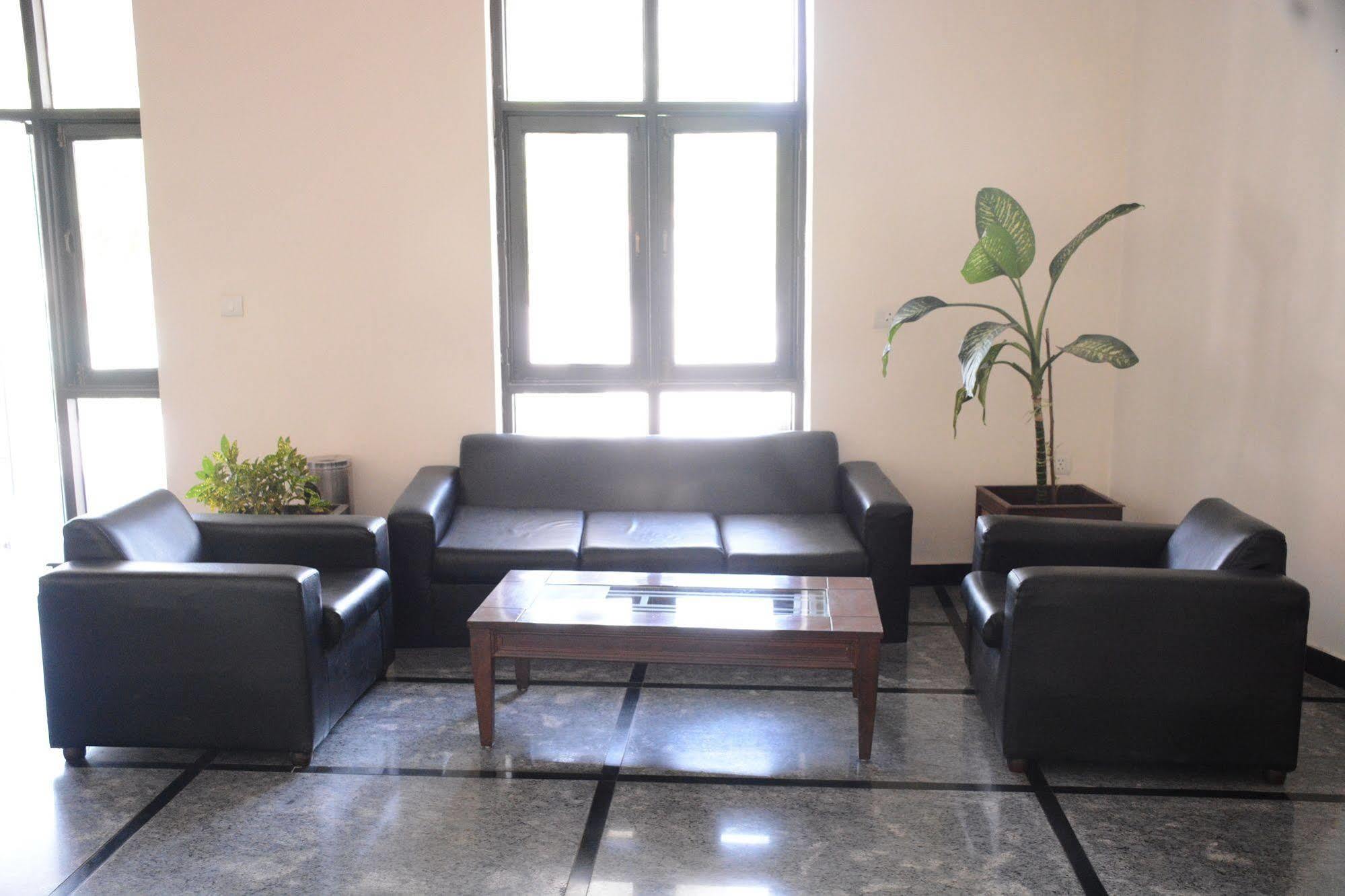 Naturoville Ayurvedic And Yoga Retreat Hotel Rishīkesh Buitenkant foto
