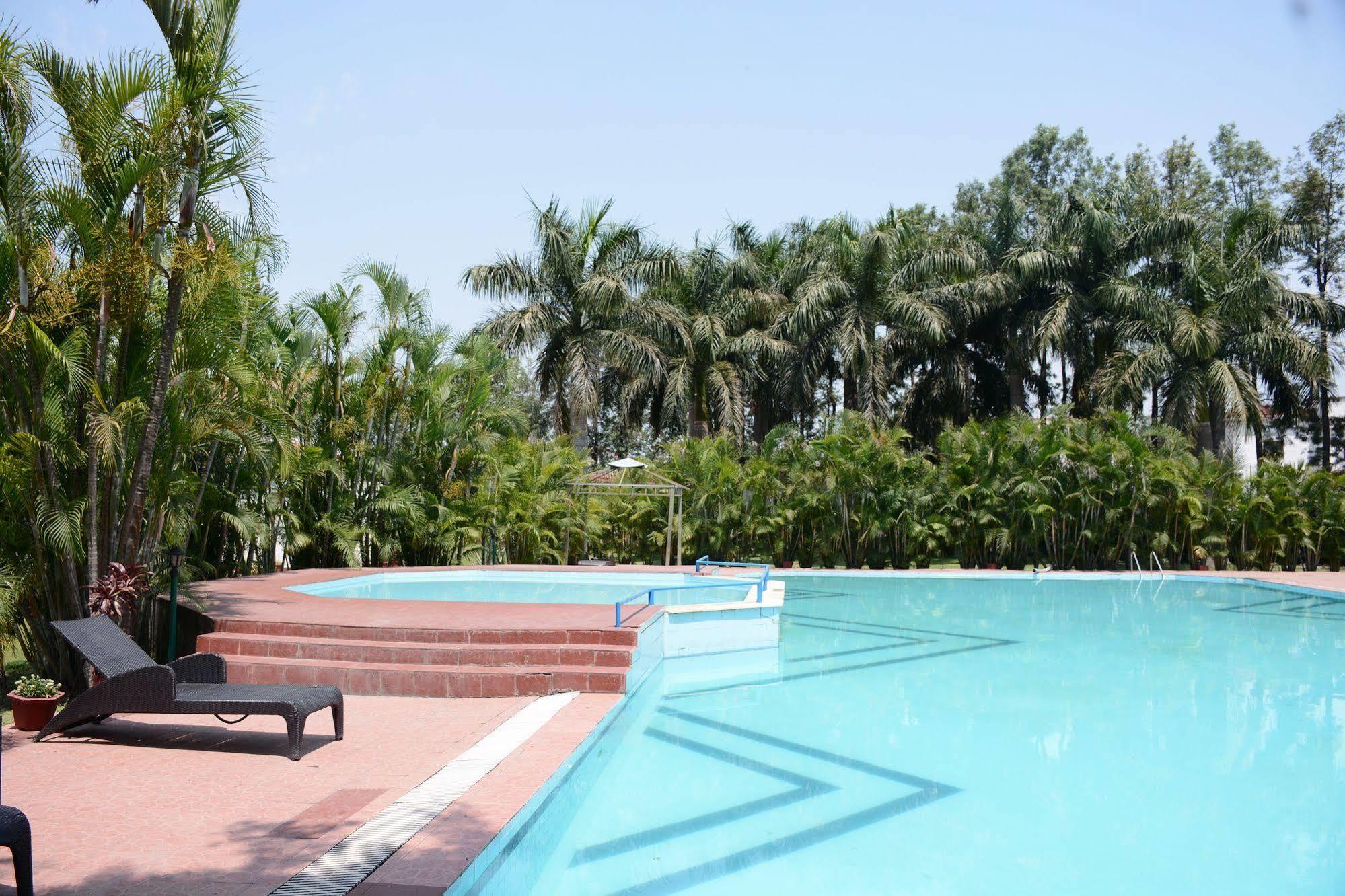 Naturoville Ayurvedic And Yoga Retreat Hotel Rishīkesh Buitenkant foto