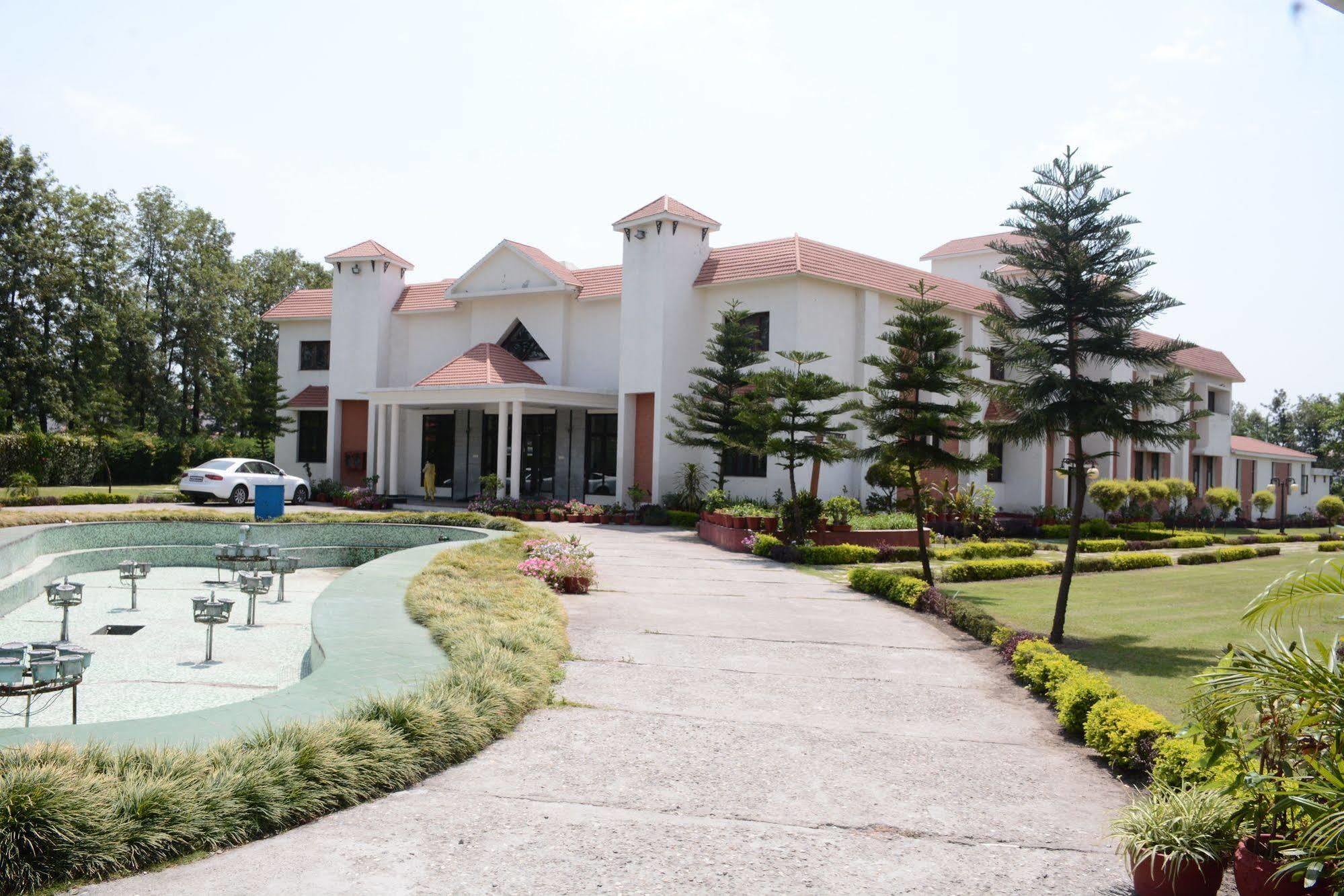 Naturoville Ayurvedic And Yoga Retreat Hotel Rishīkesh Buitenkant foto