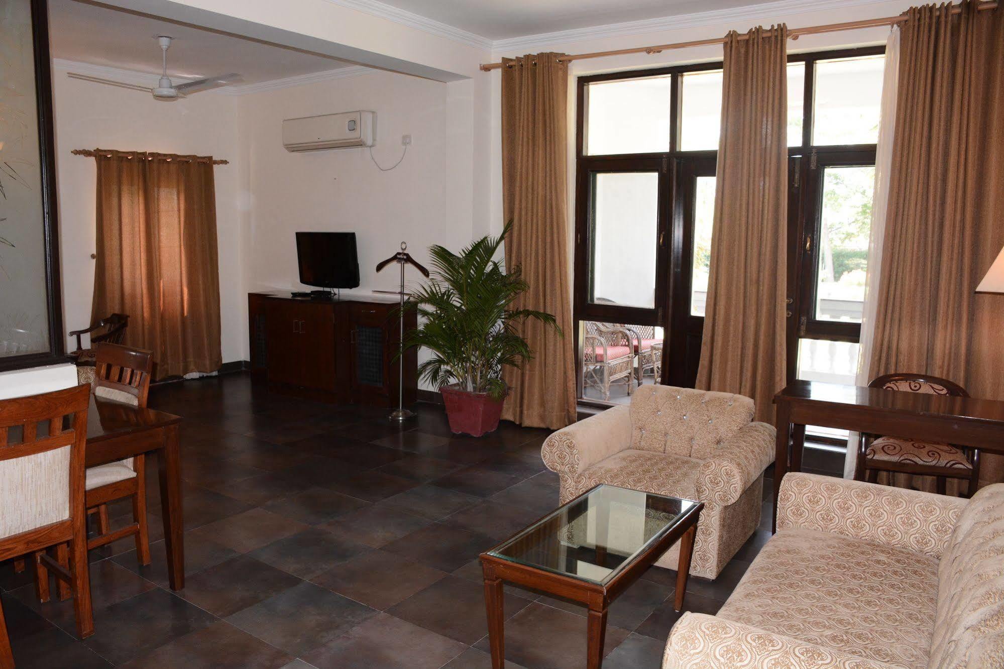 Naturoville Ayurvedic And Yoga Retreat Hotel Rishīkesh Buitenkant foto