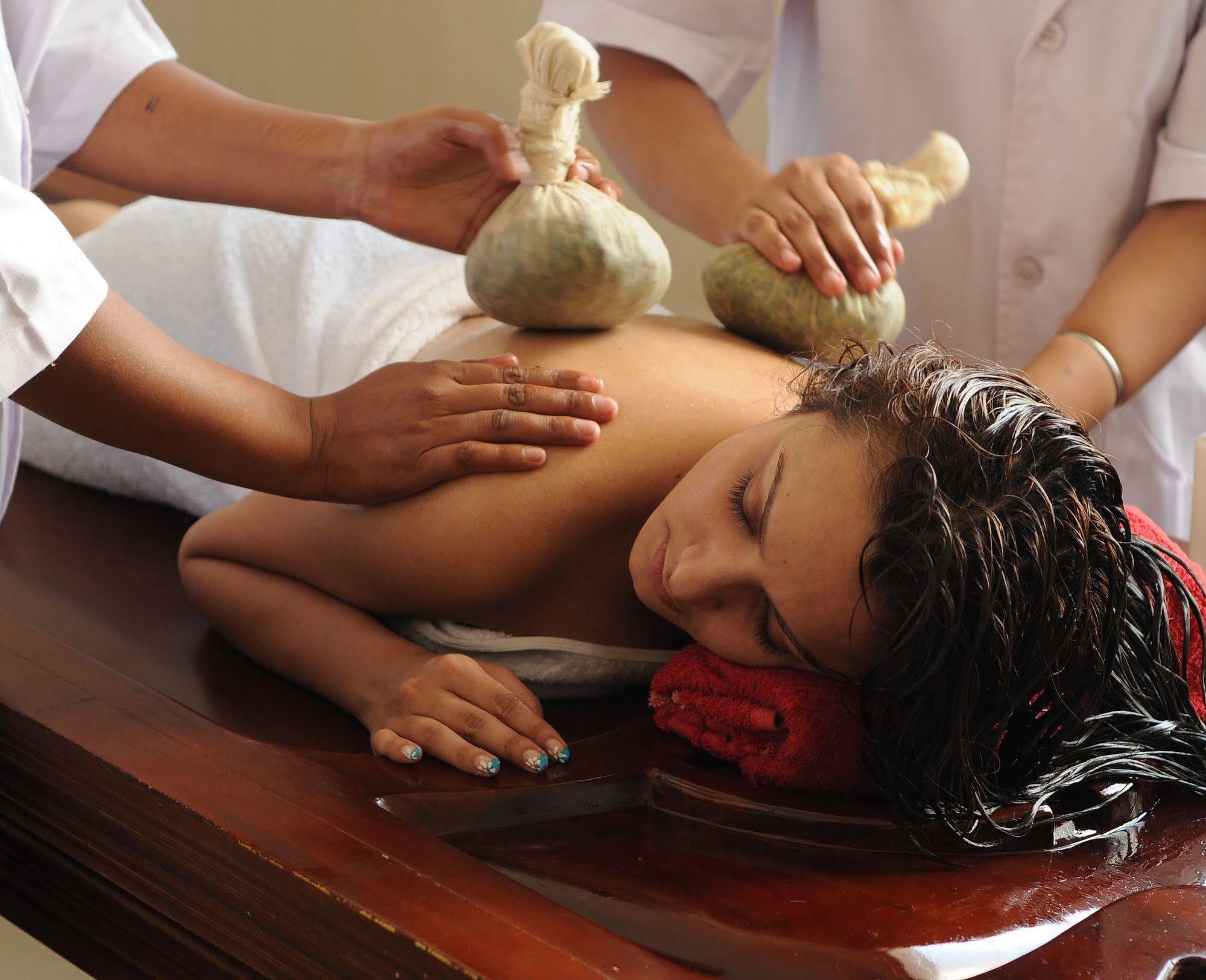 Naturoville Ayurvedic And Yoga Retreat Hotel Rishīkesh Buitenkant foto