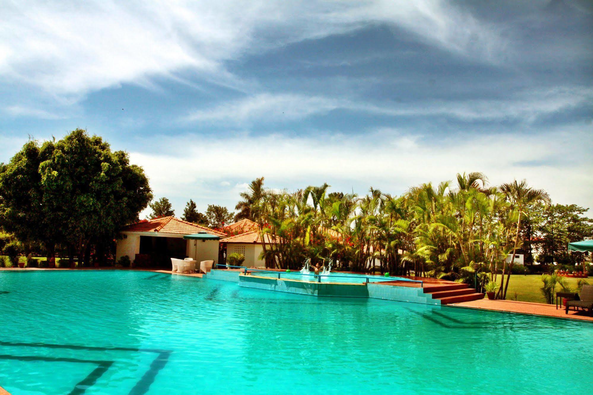 Naturoville Ayurvedic And Yoga Retreat Hotel Rishīkesh Buitenkant foto