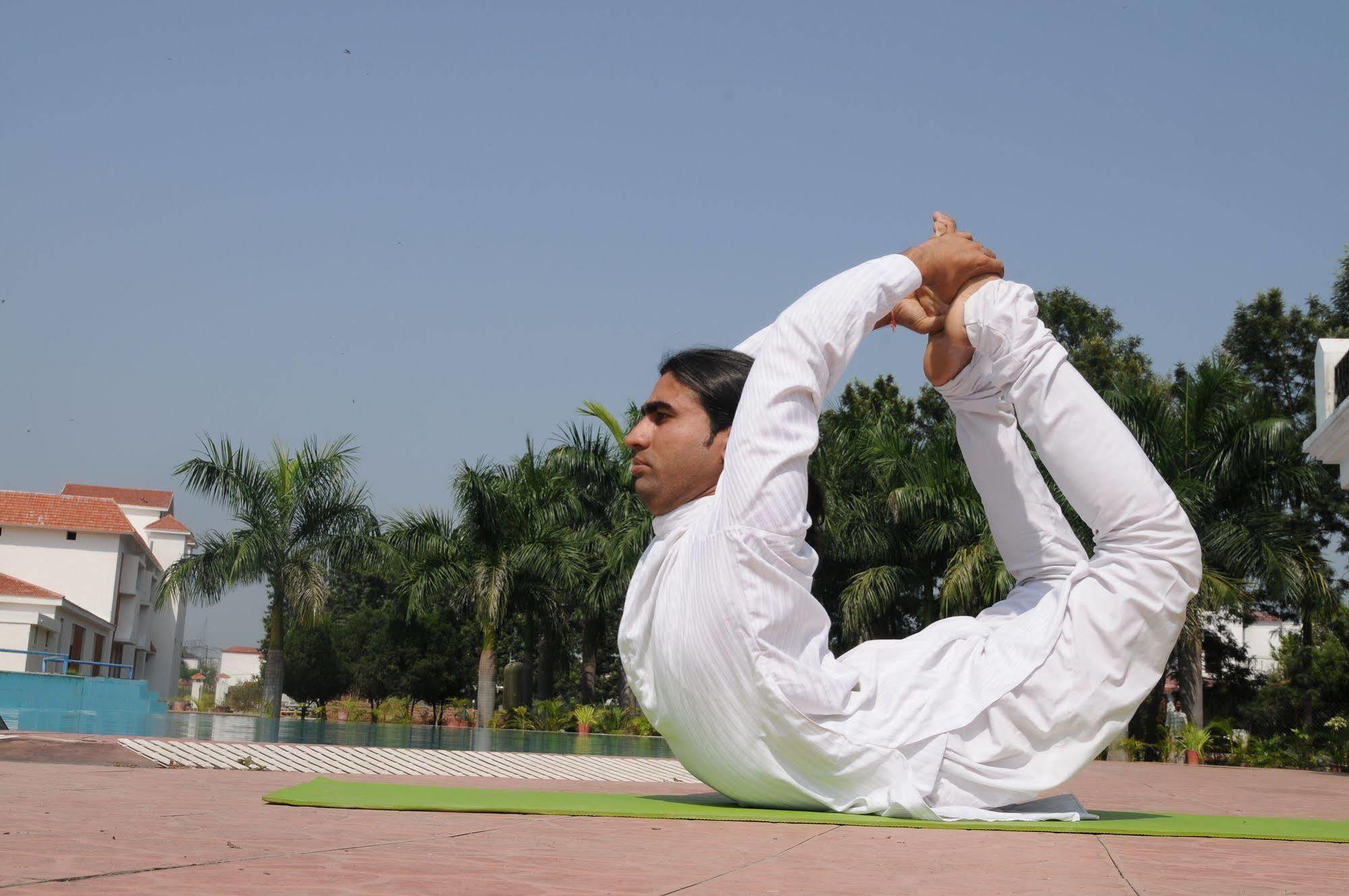 Naturoville Ayurvedic And Yoga Retreat Hotel Rishīkesh Buitenkant foto