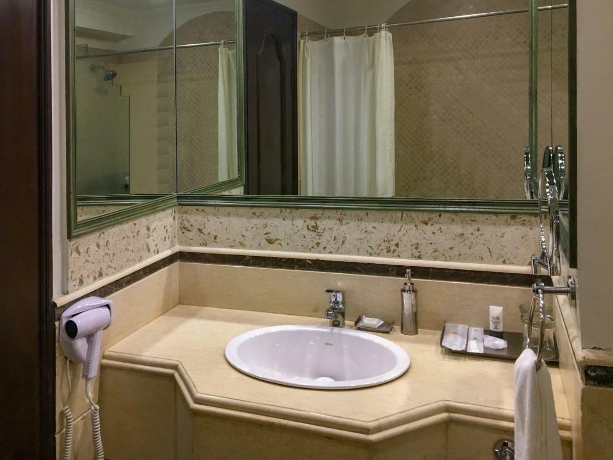Naturoville Ayurvedic And Yoga Retreat Hotel Rishīkesh Buitenkant foto